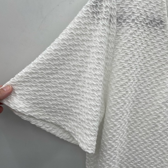 ANTHROPOLOGY SUNDAY IN BROOKLYN white V chest textured elastic waist top. MED - Picture 4 of 6